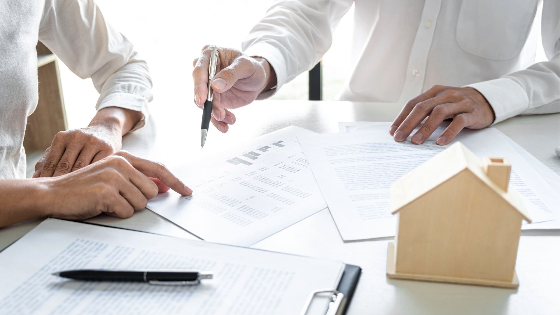 common clauses in real estate contracts and what they mean for you